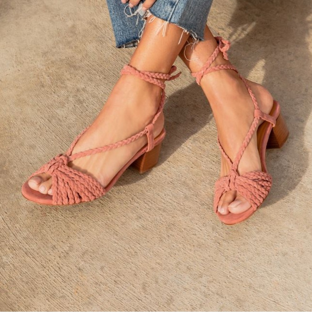 Elegant Braided Sandals in Pink
